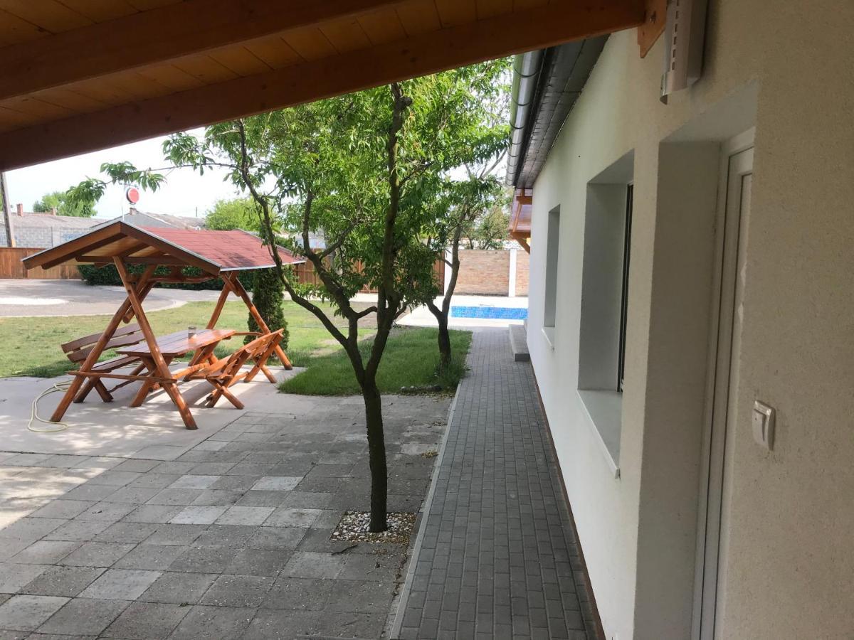 Nice Big House Balatonfenyves Exterior photo