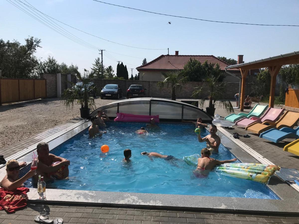 Nice Big House Balatonfenyves Exterior photo